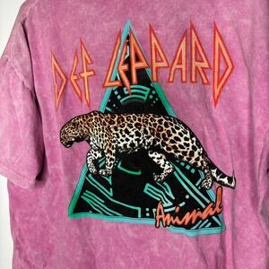 Def Leppard Animal Graphic T Shirt Pink Acid Wash Short Sleeve Band Tee